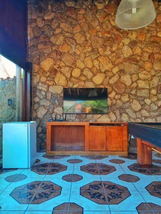 Linda Casa de Praia em Jaconé com Piscina & Quadra