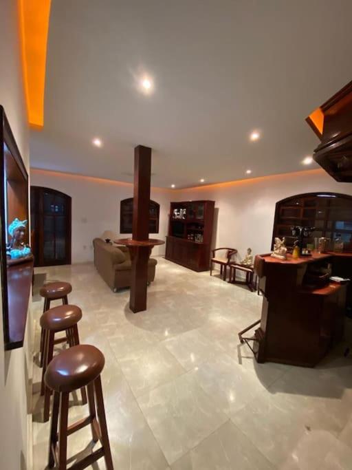 Linda Casa de Praia em Jaconé com Piscina & Quadra