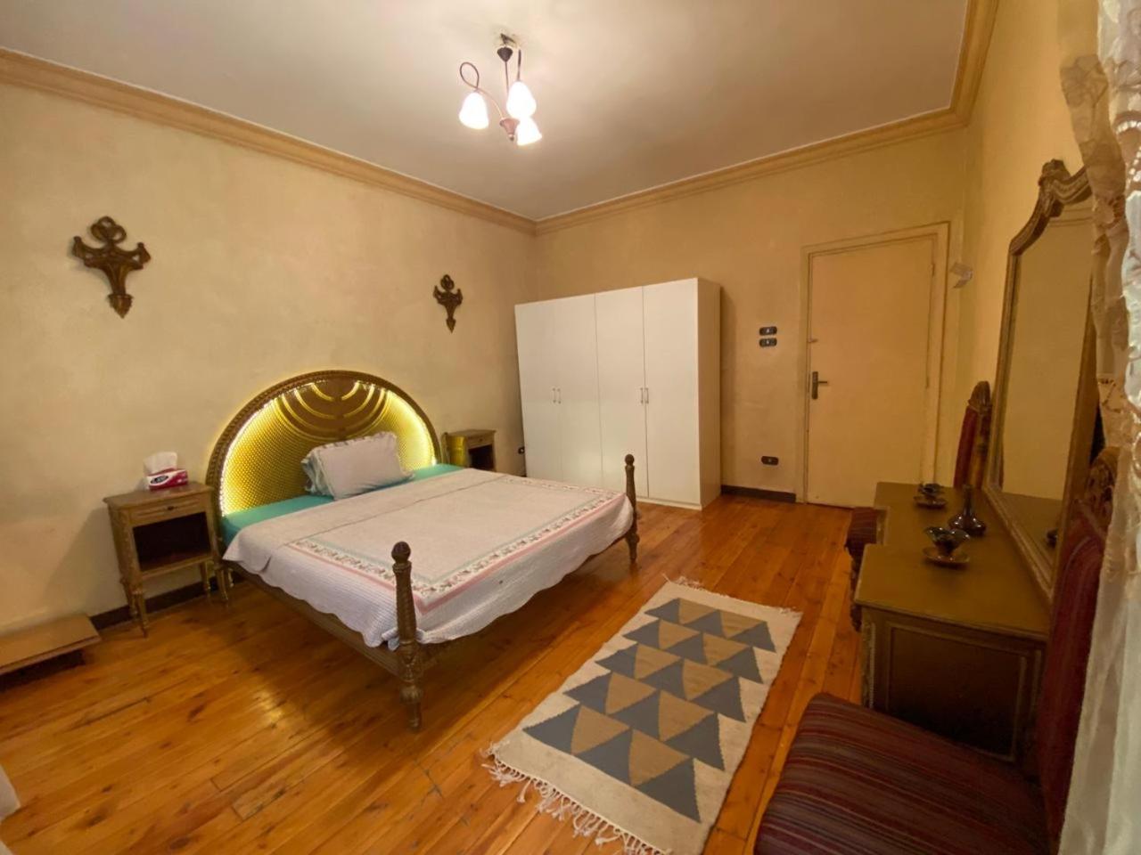 Queen room in Elite home
