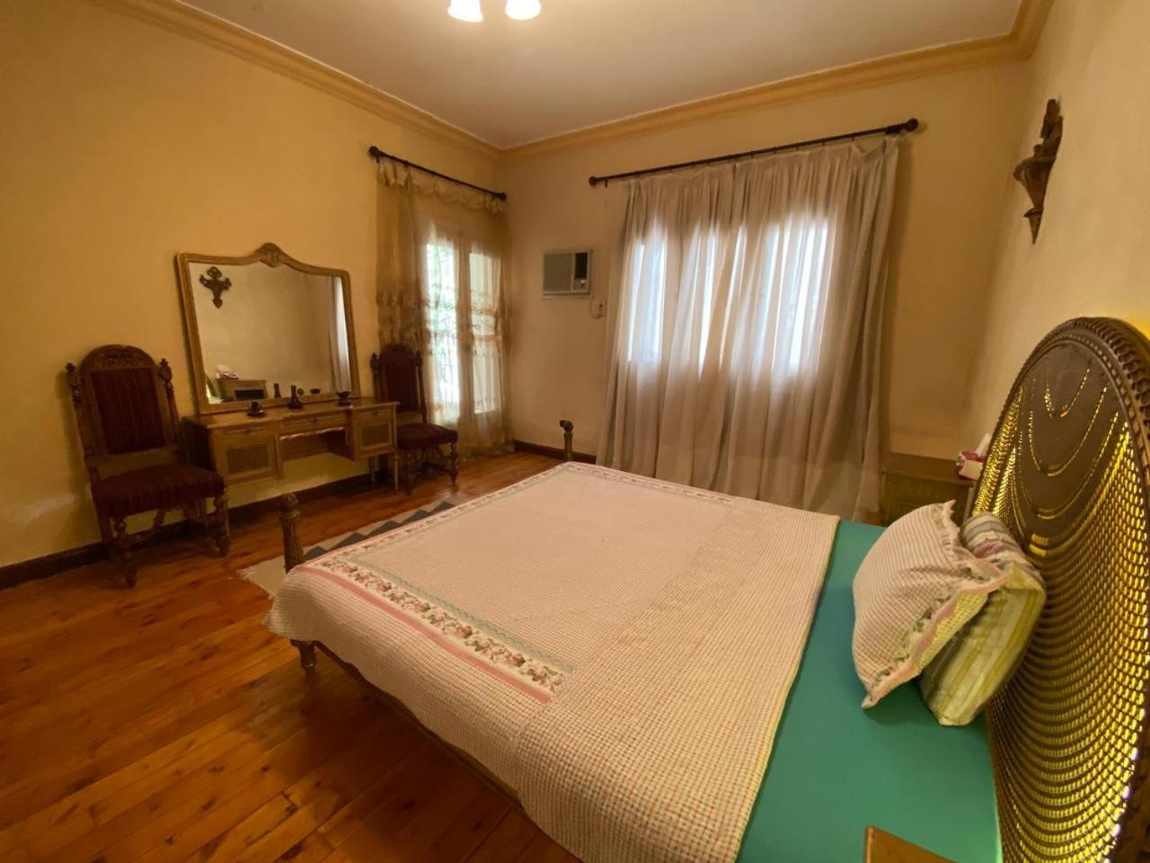 Queen room in Elite home