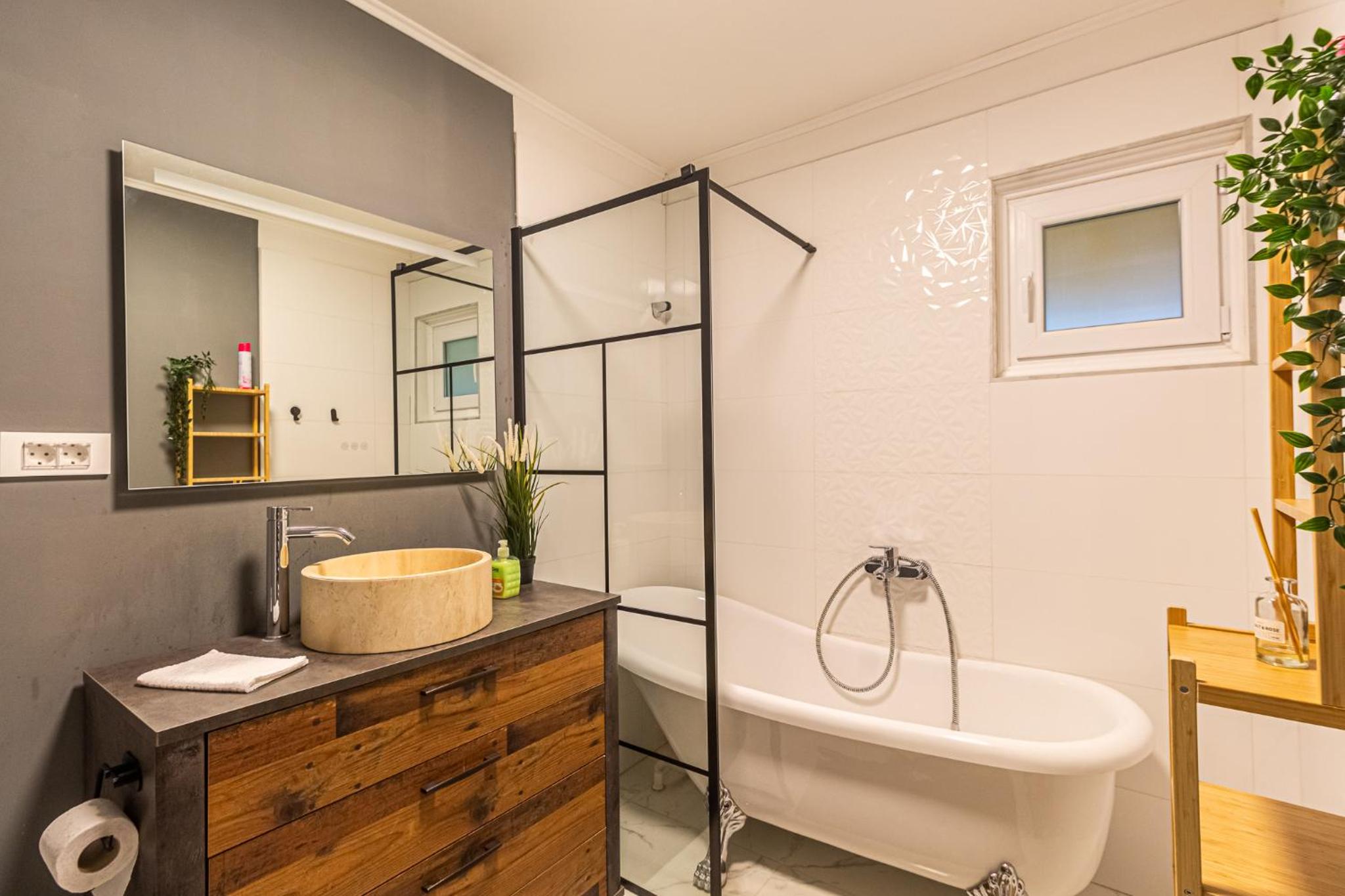 Cabana Timbernest & Hot Tubs