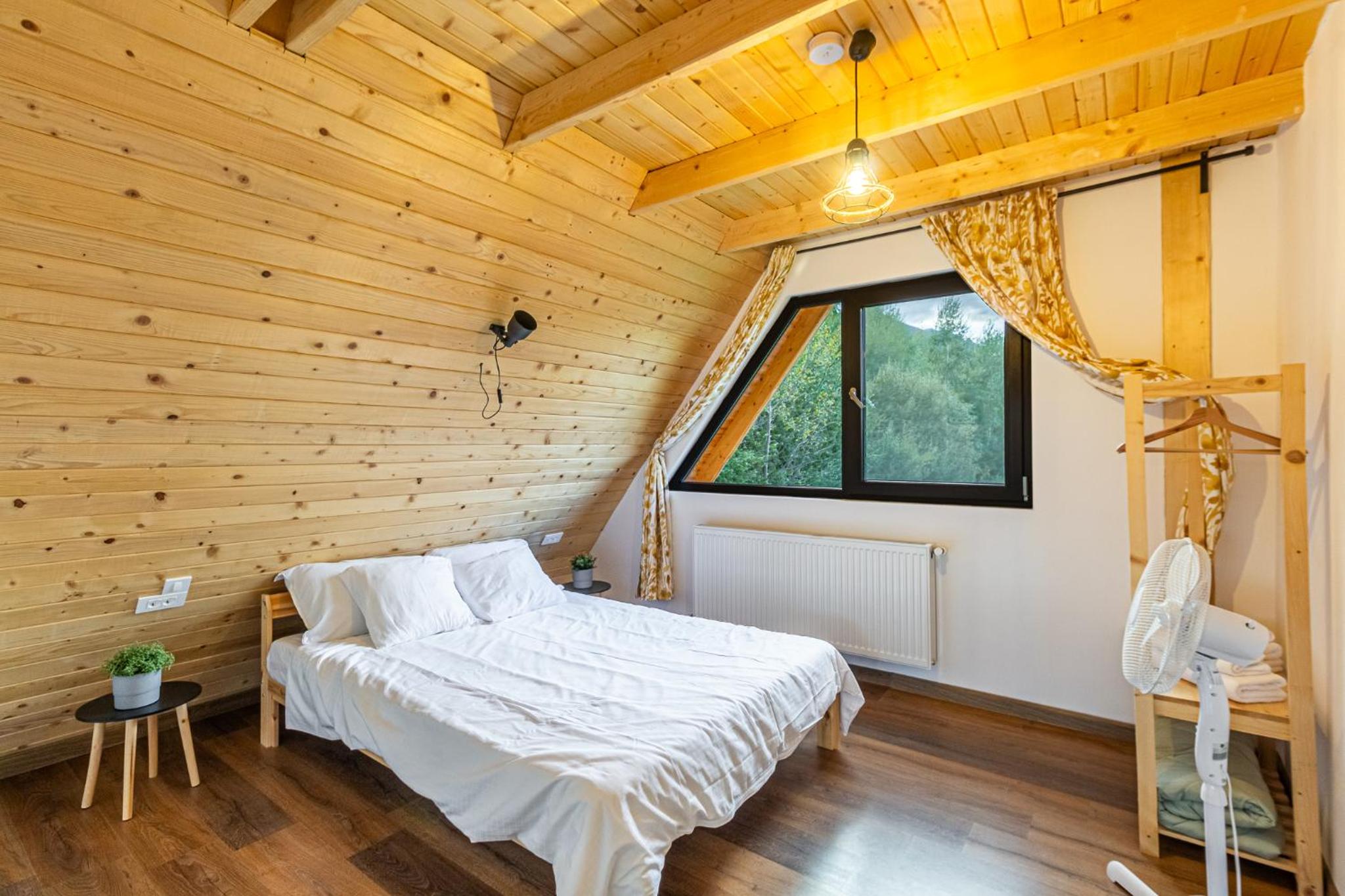 Cabana Timbernest & Hot Tubs