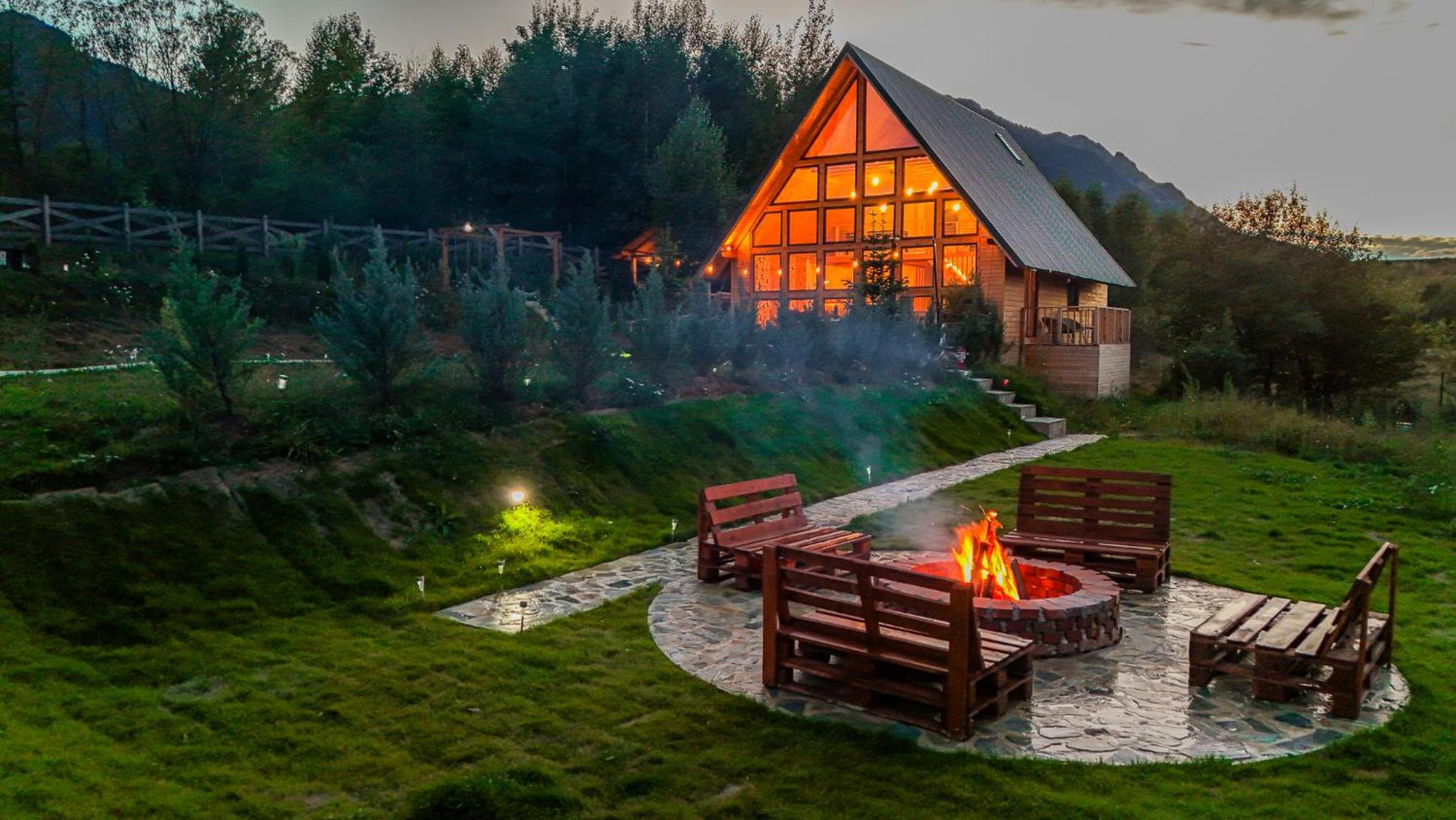 Cabana Timbernest & Hot Tubs