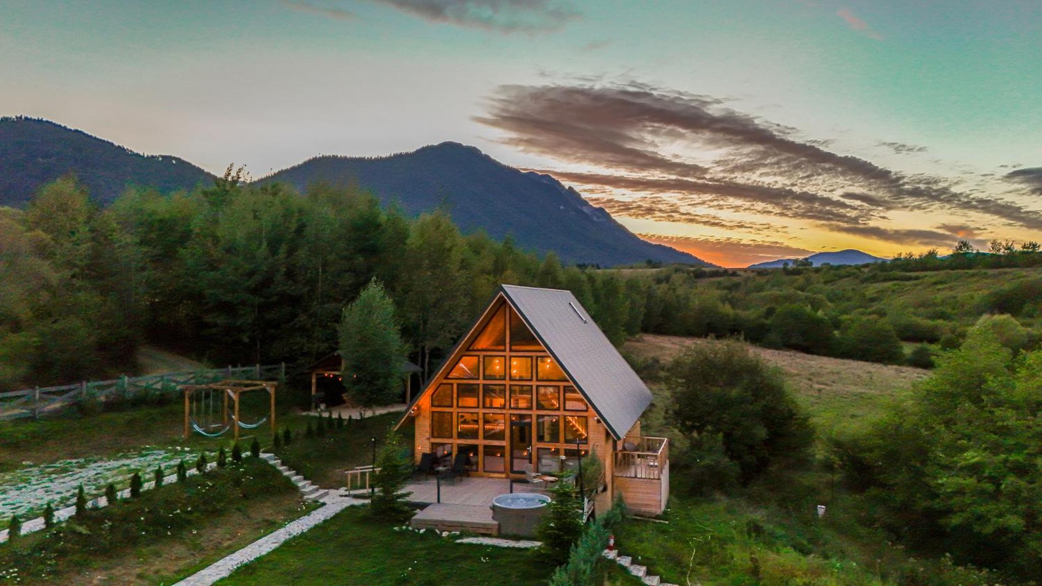 Cabana Timbernest & Hot Tubs