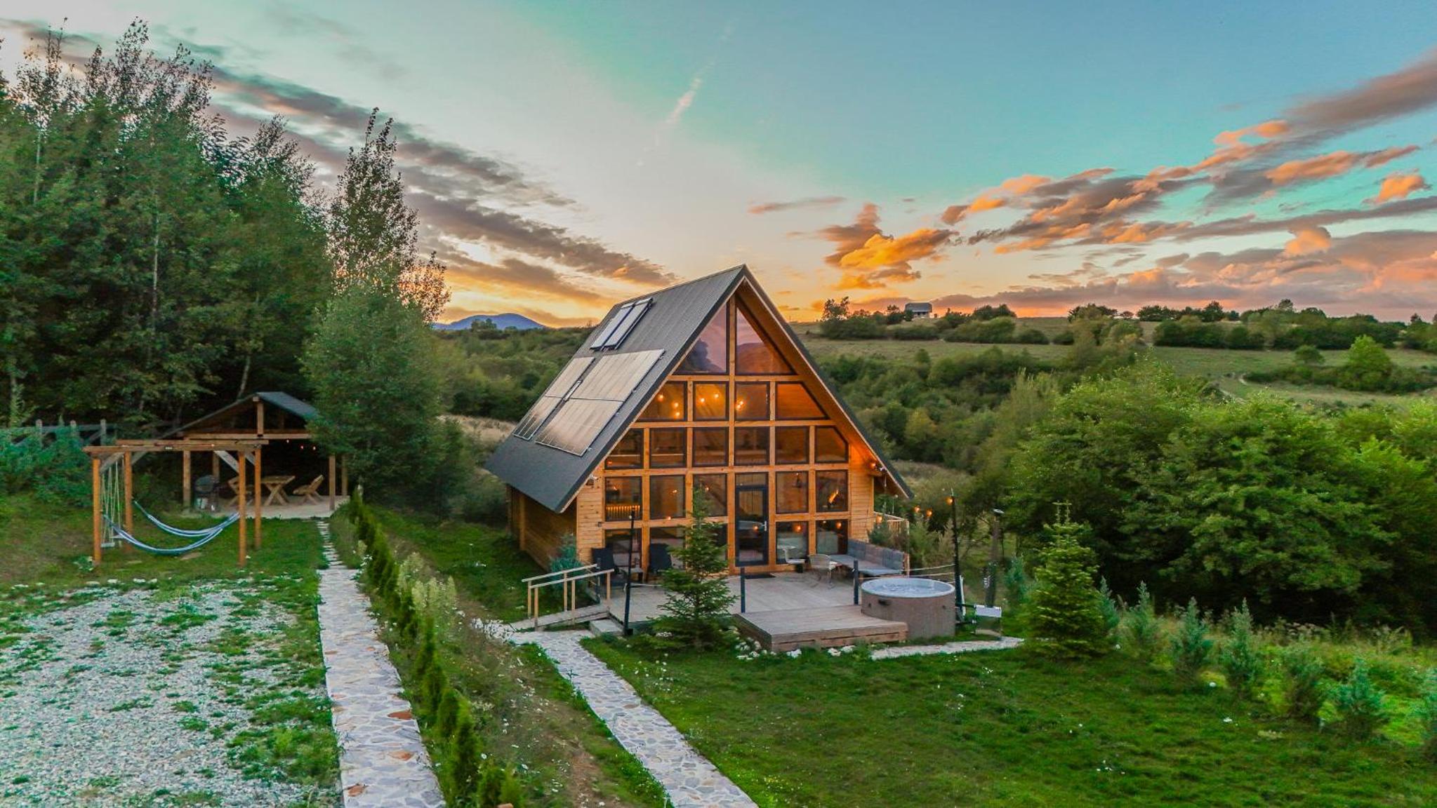 Cabana Timbernest & Hot Tubs