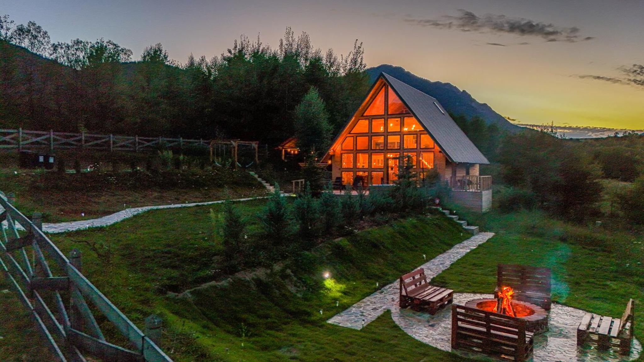 Cabana Timbernest & Hot Tubs