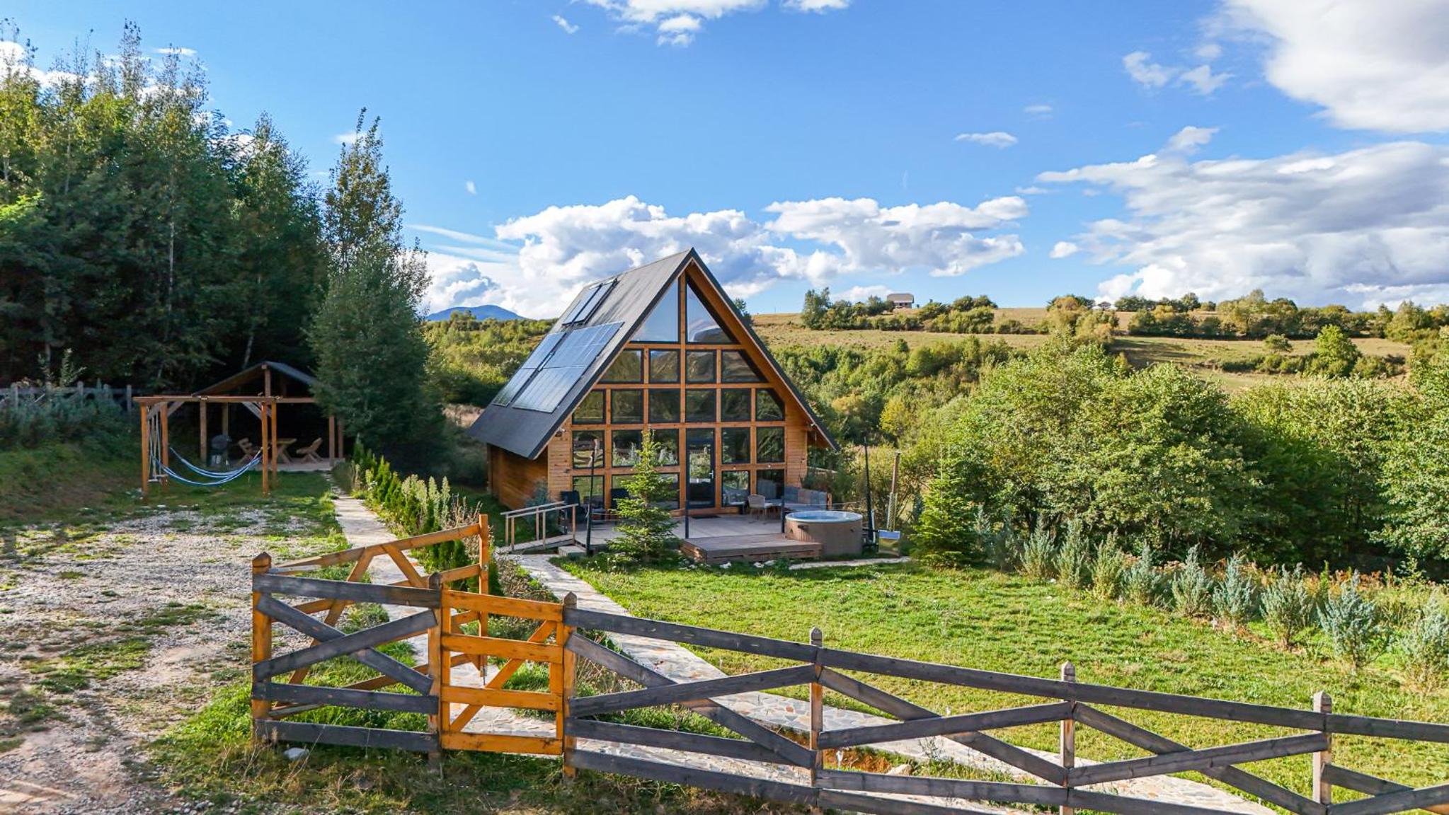 Cabana Timbernest & Hot Tubs
