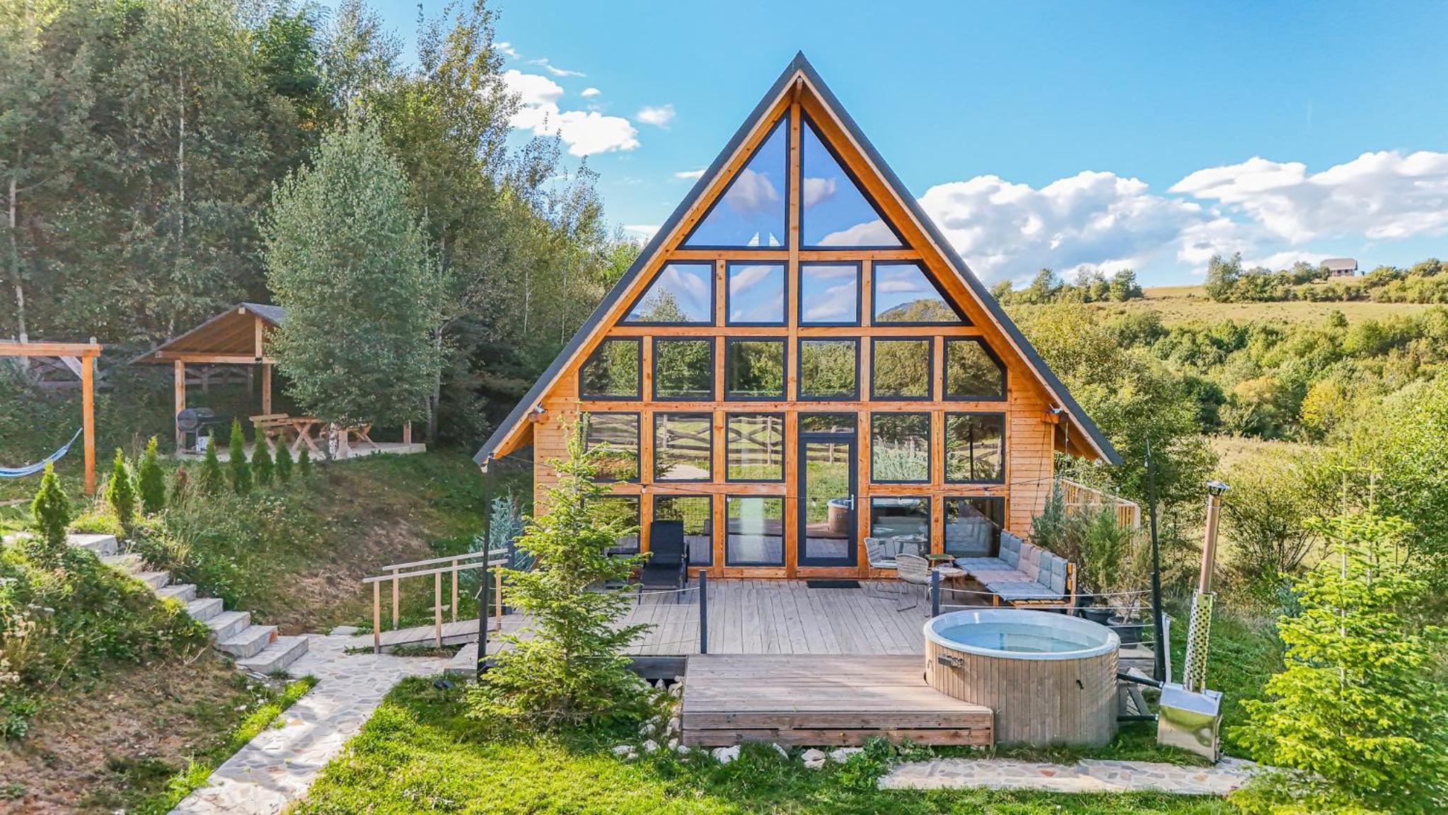 Cabana Timbernest & Hot Tubs