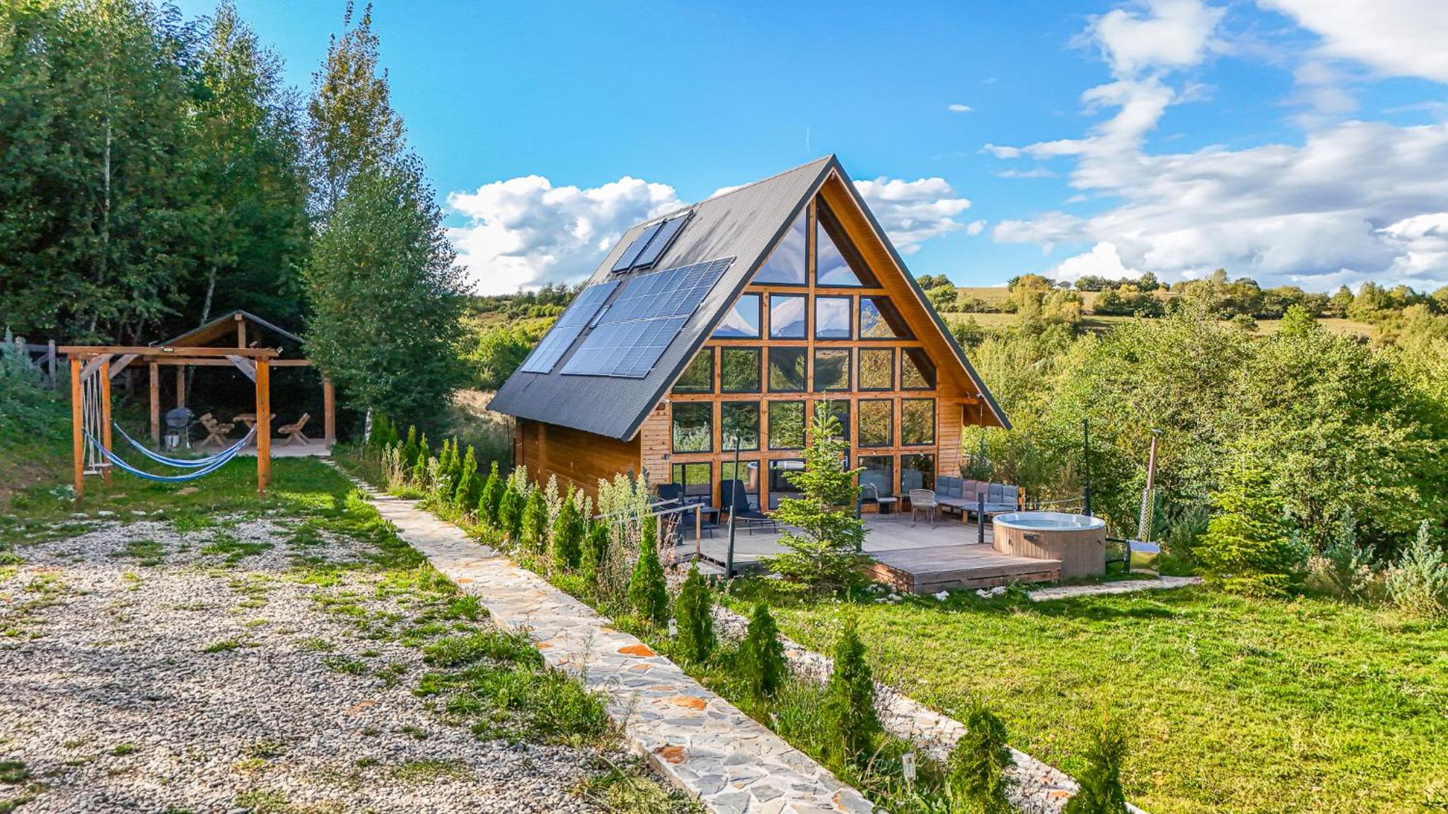 Cabana Timbernest & Hot Tubs
