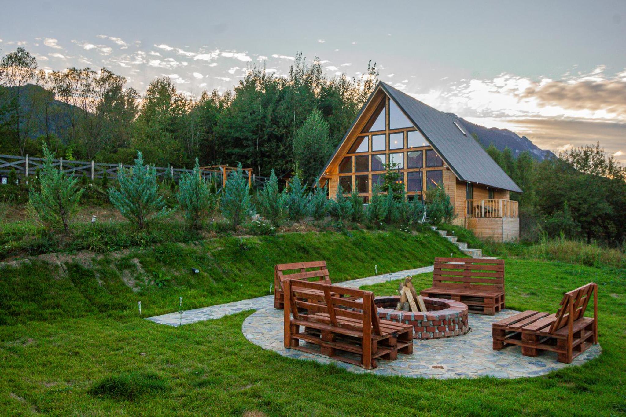 Cabana Timbernest & Hot Tubs