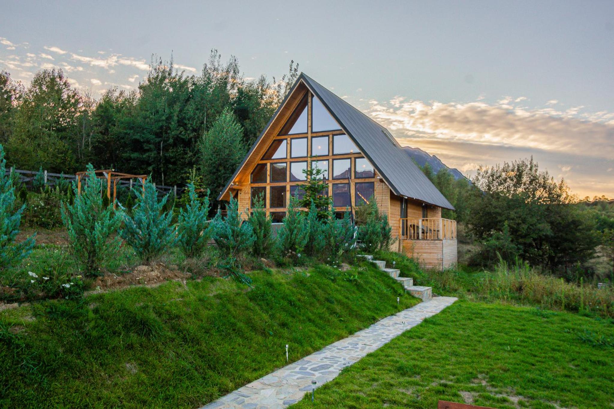 Cabana Timbernest & Hot Tubs