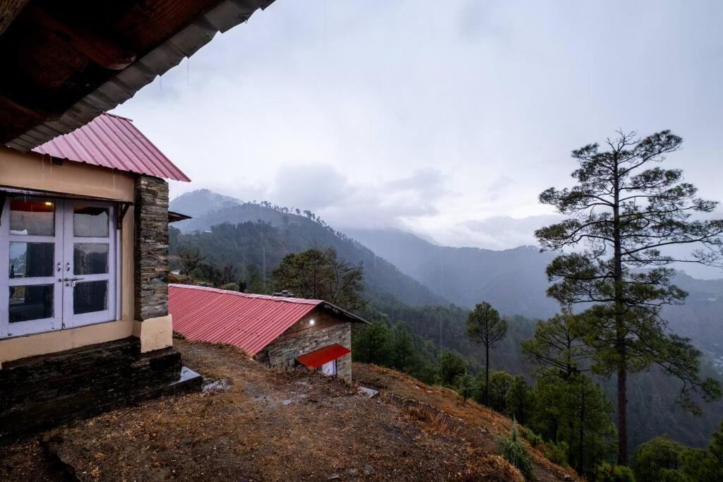 Binsar View Boutique Room l Mountain Hideout view 5
