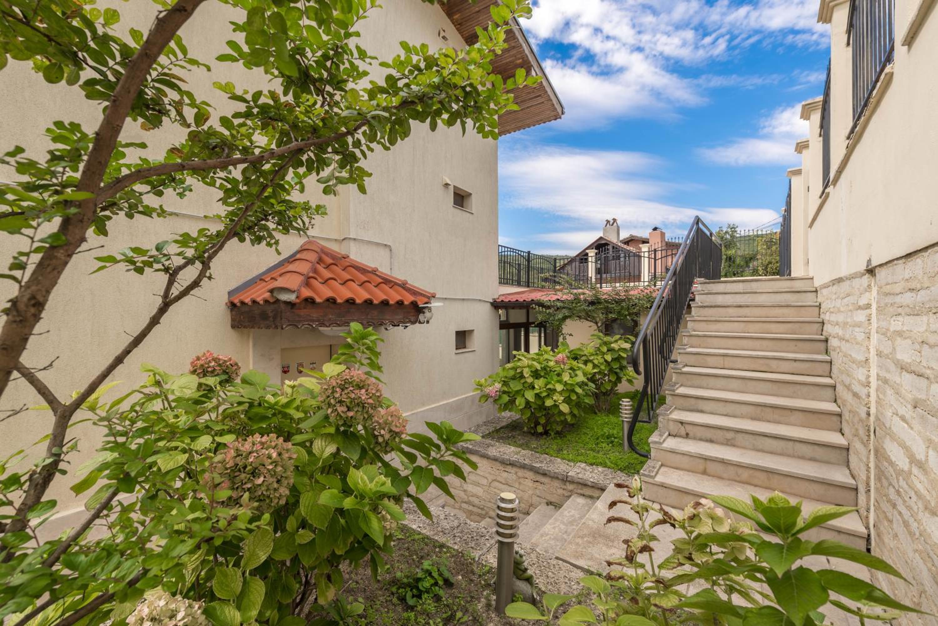 Villa Sineva - Pool, BBQ & Seaview