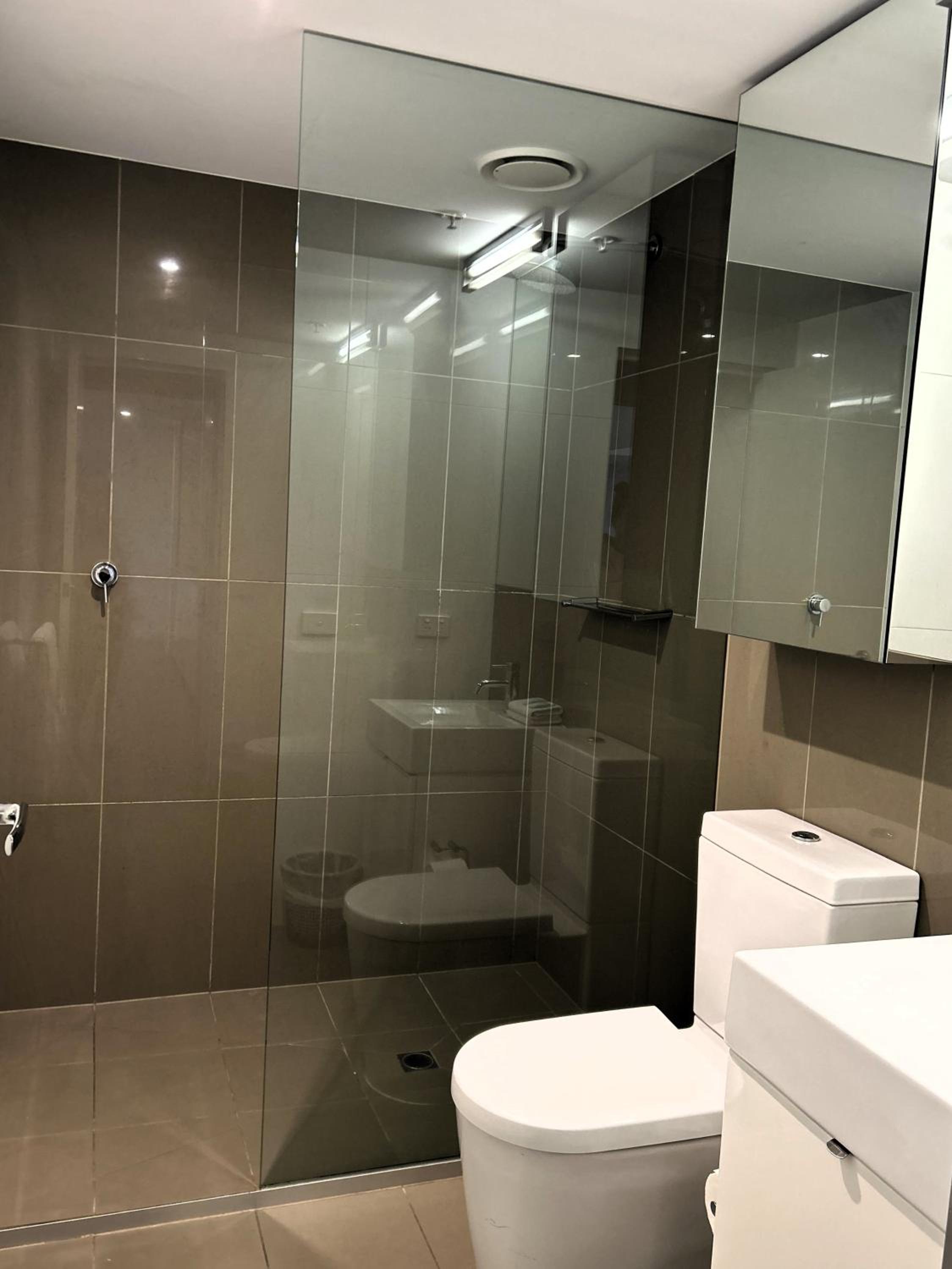 PROMENADE TOWERS 3 Bedroom Apartment with Bay Views on the Geelong Waterfront - 403
