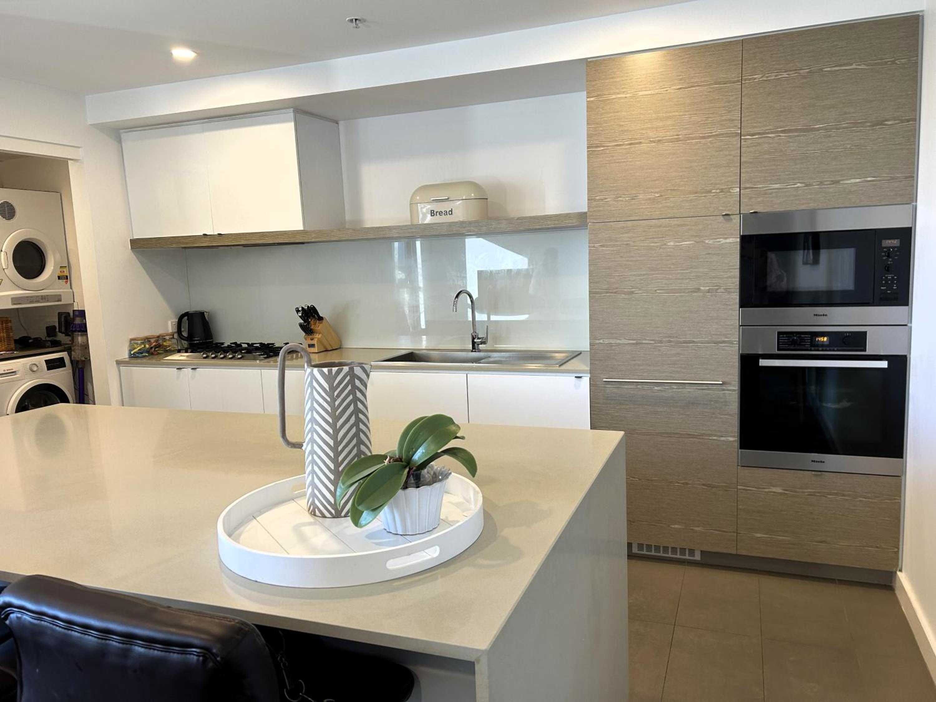 PROMENADE TOWERS 3 Bedroom Apartment with Bay Views on the Geelong Waterfront - 403