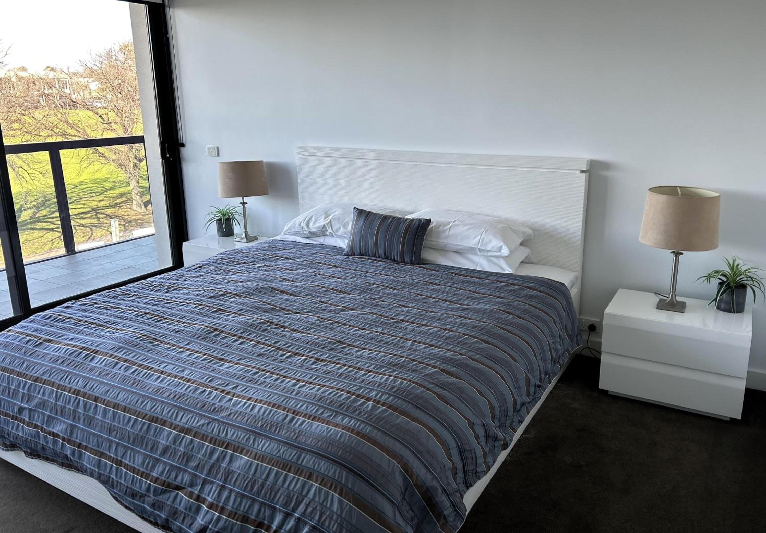 PROMENADE TOWERS 3 Bedroom Apartment with Bay Views on the Geelong Waterfront - 403