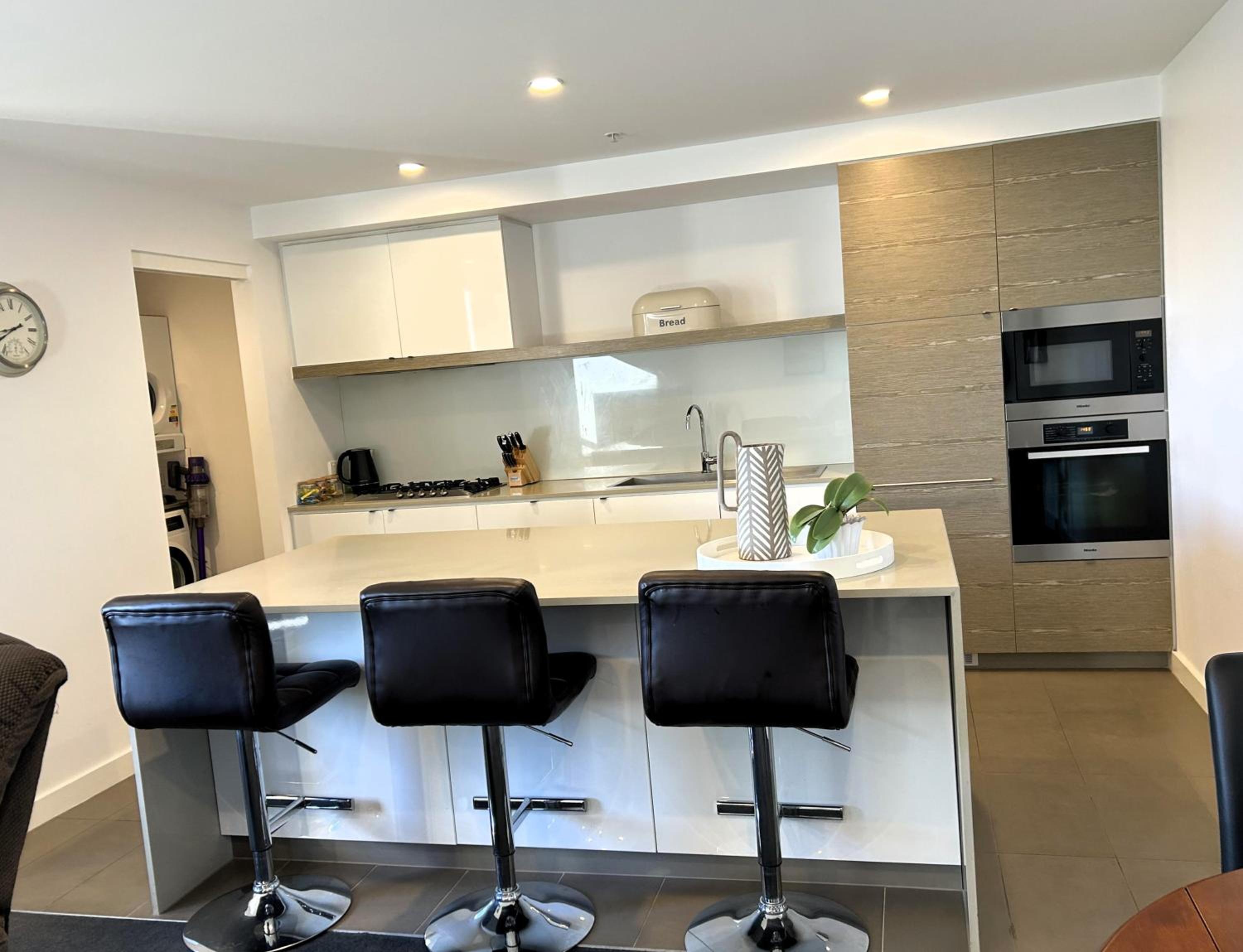 PROMENADE TOWERS 3 Bedroom Apartment with Bay Views on the Geelong Waterfront - 403