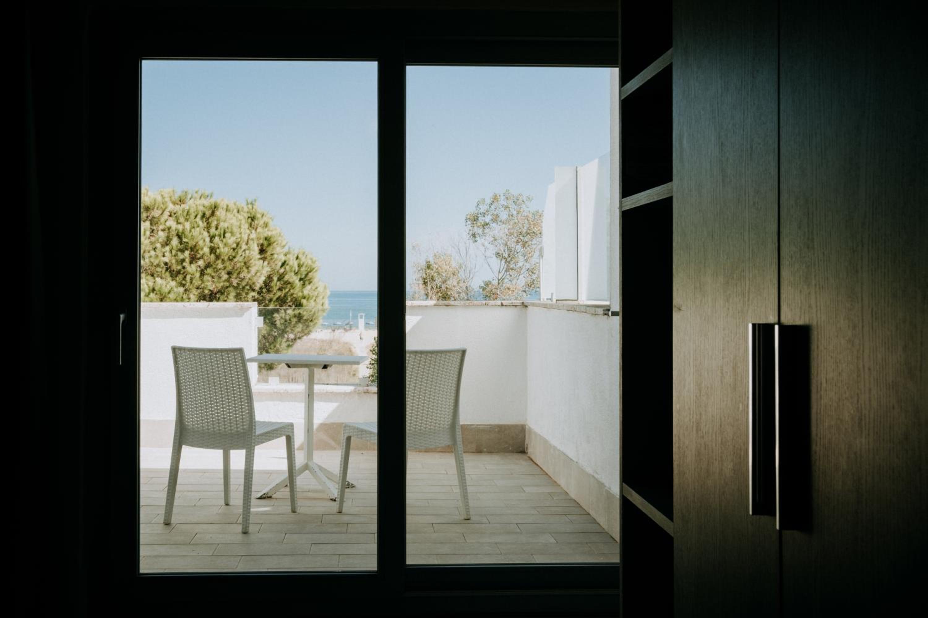 Hotel Holiday view 5