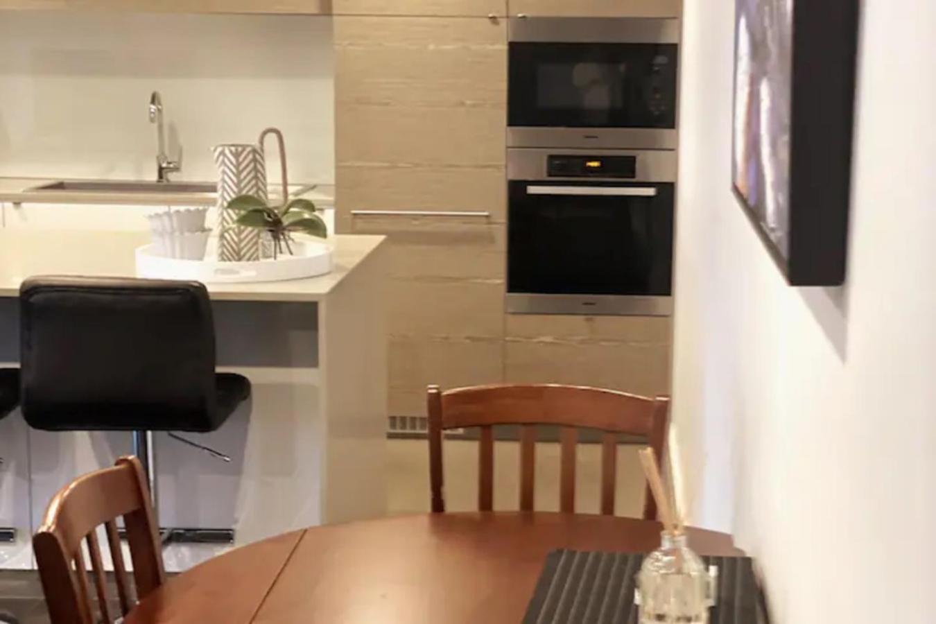 PROMENADE TOWERS 3 Bedroom Apartment with Bay Views on the Geelong Waterfront - 403