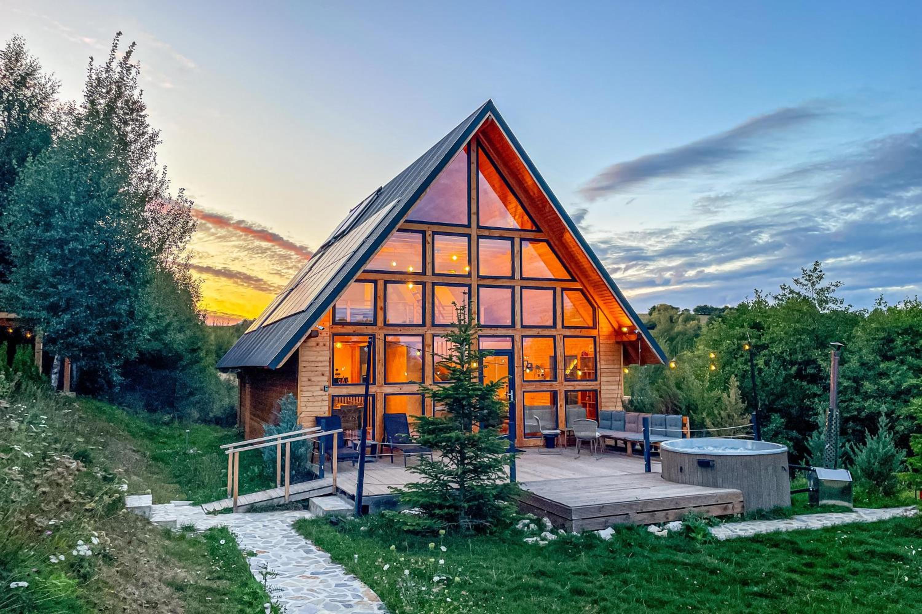 Cabana Timbernest & Hot Tubs