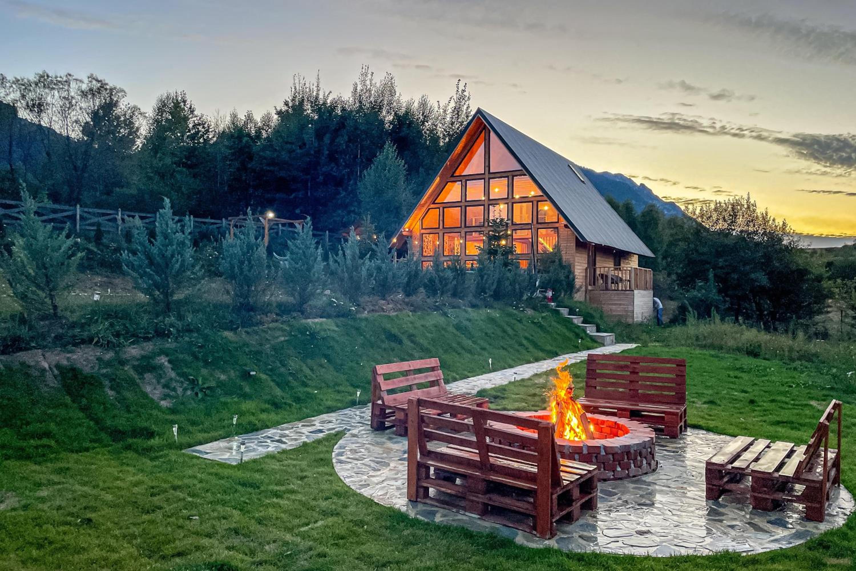 Cabana Timbernest & Hot Tubs