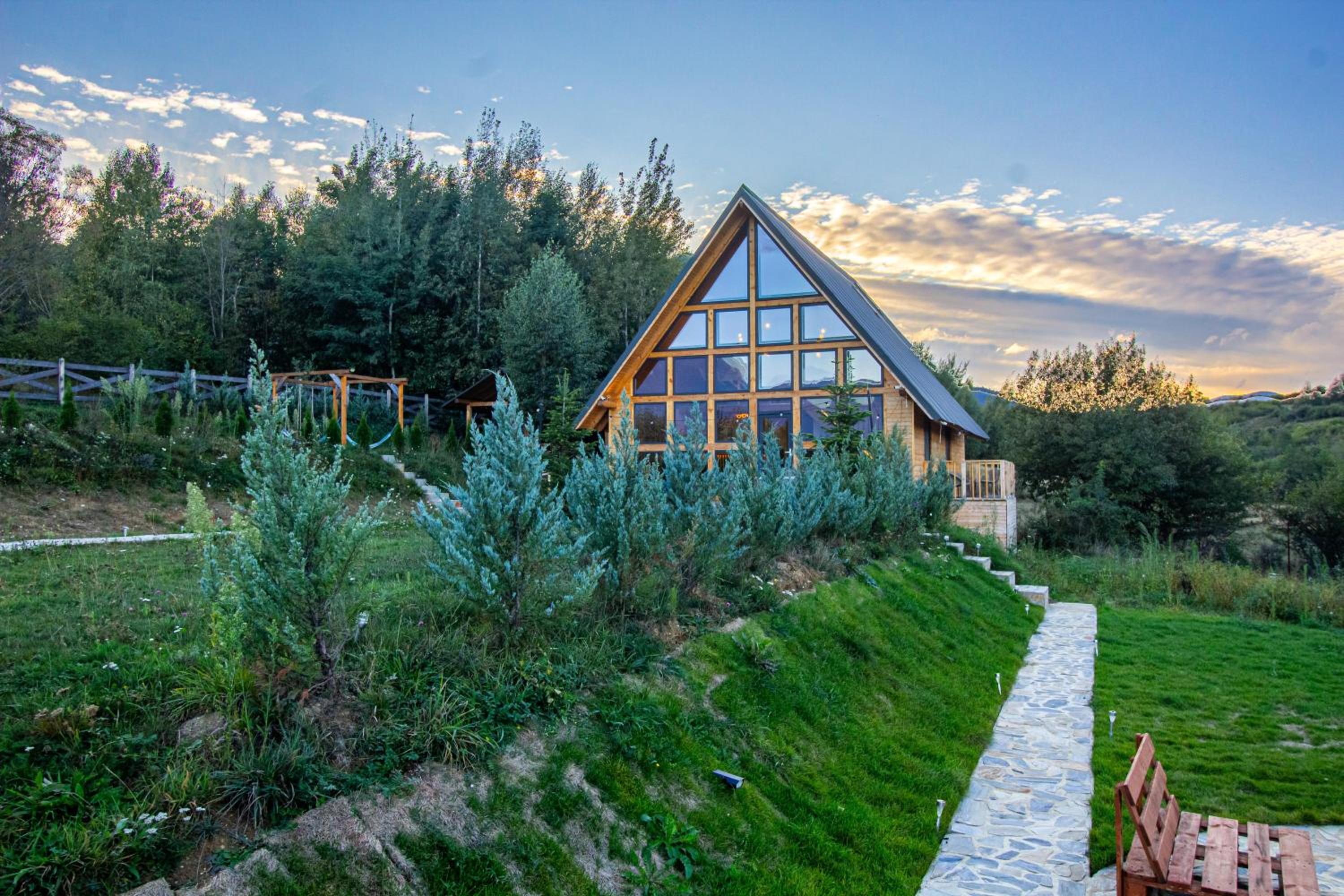 Cabana Timbernest & Hot Tubs