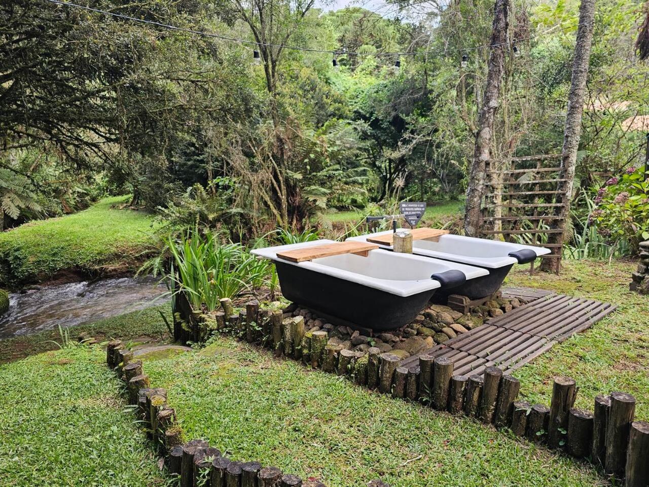 OLoft com banheiras externas