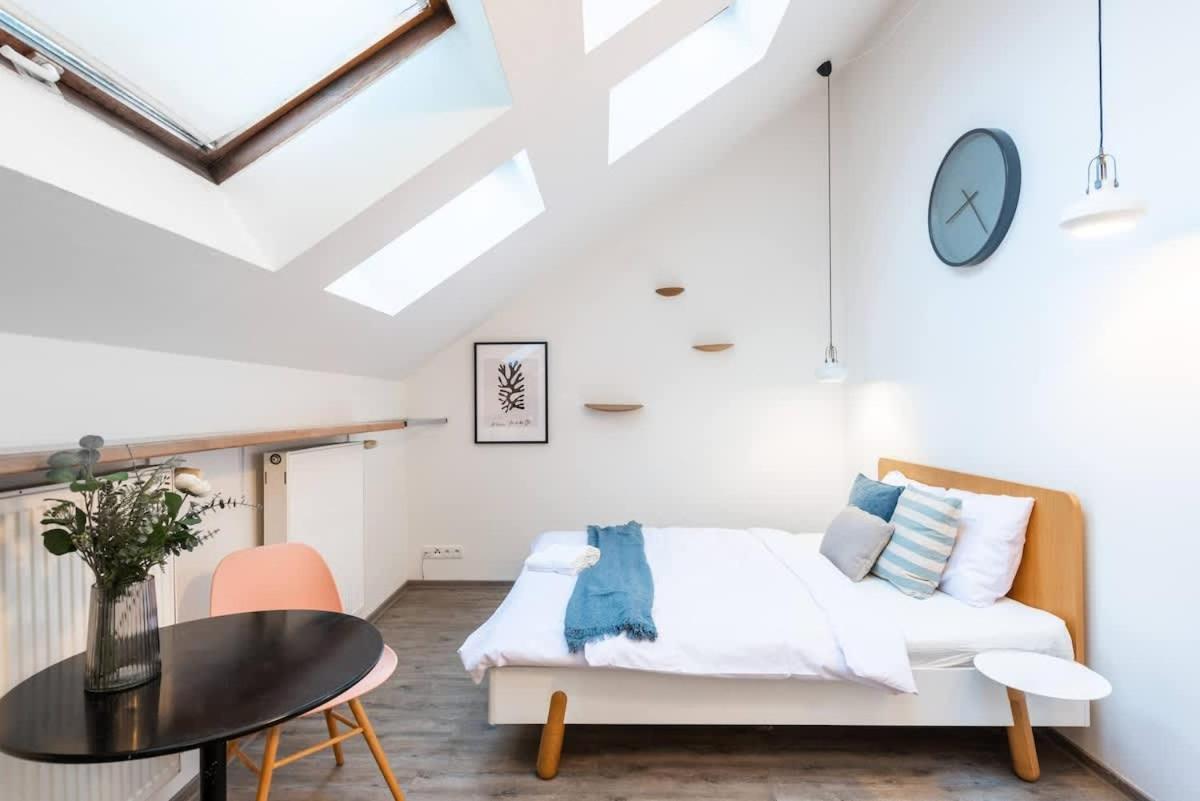 Delightful Old Town Studio