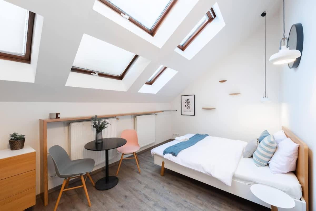 Delightful Old Town Studio