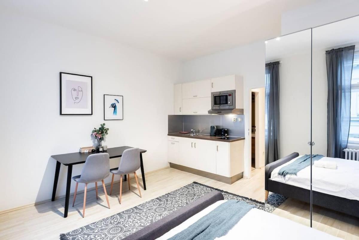 Welcoming Studio in Historic Prague