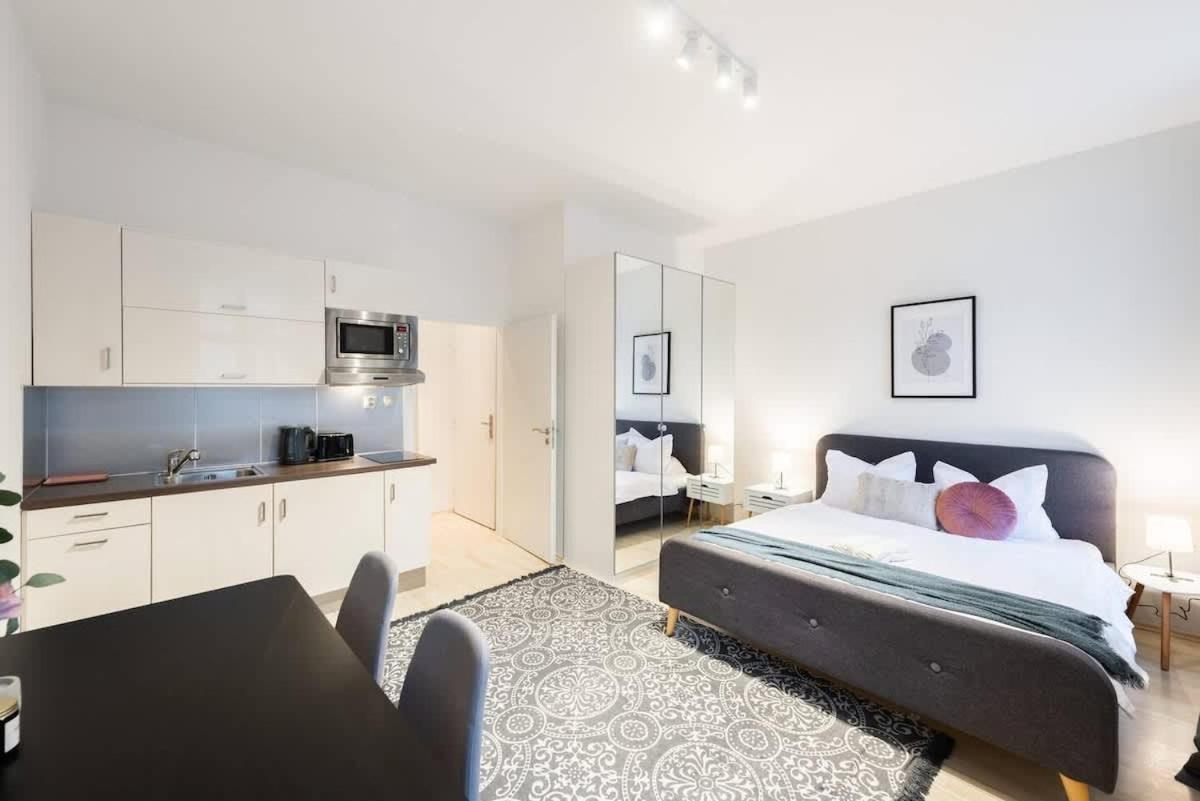 Welcoming Studio in Historic Prague