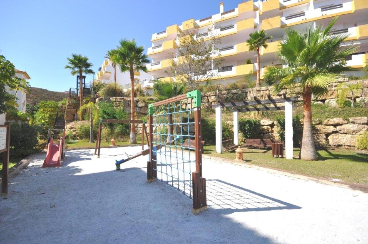 Modern Sea & Golf View 2-Bedroom Apartment with Pool and Terrace in Mijas