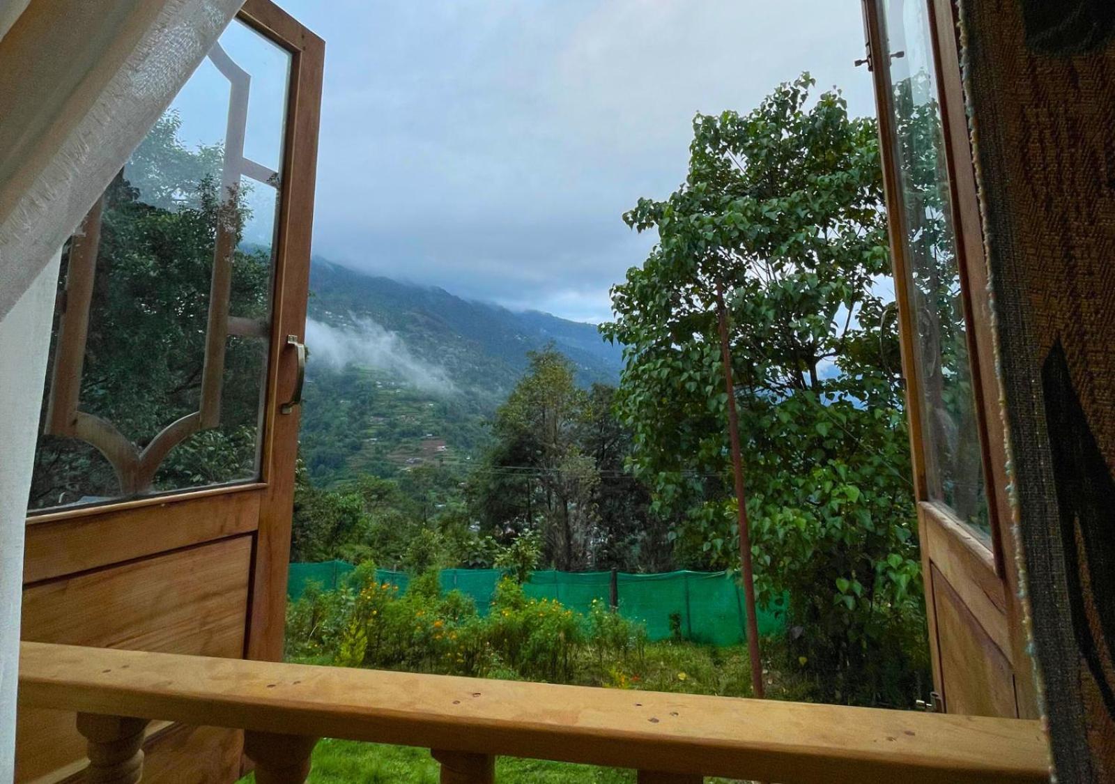 Hillcrest Farmhouse - A Rural Haven in Darjeeling view 2