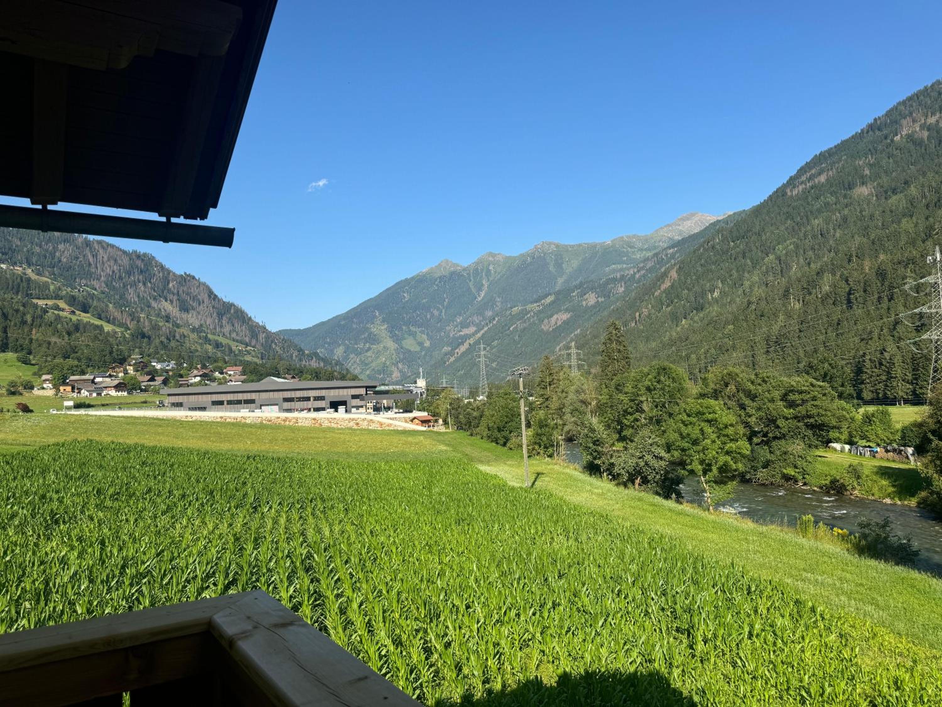 Direkt-am-Fluss-und-im-Moelltal-Ferienwohnung-Die-Moell