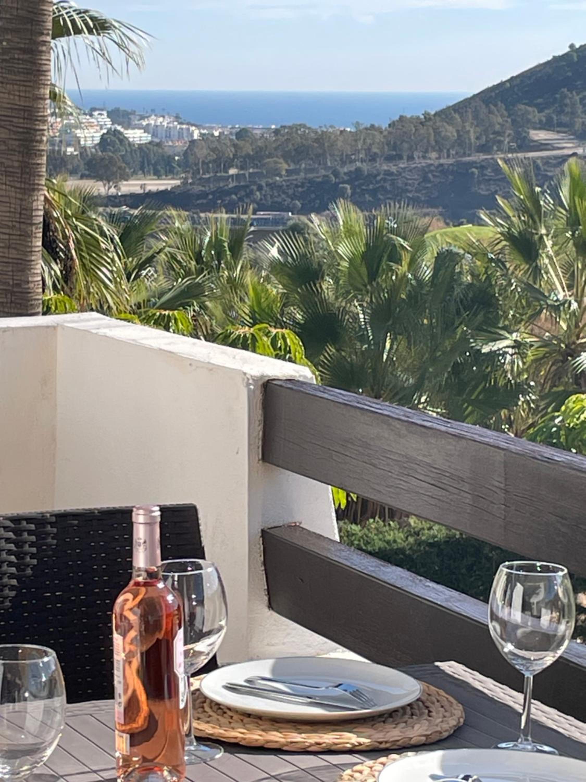Modern Sea & Golf View 2-Bedroom Apartment with Pool and Terrace in Mijas