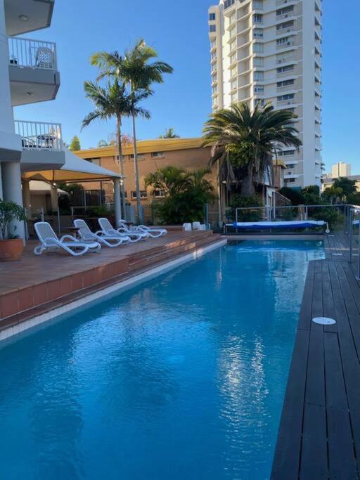 Surfers Paradise Penthouse & Rooftop with city views