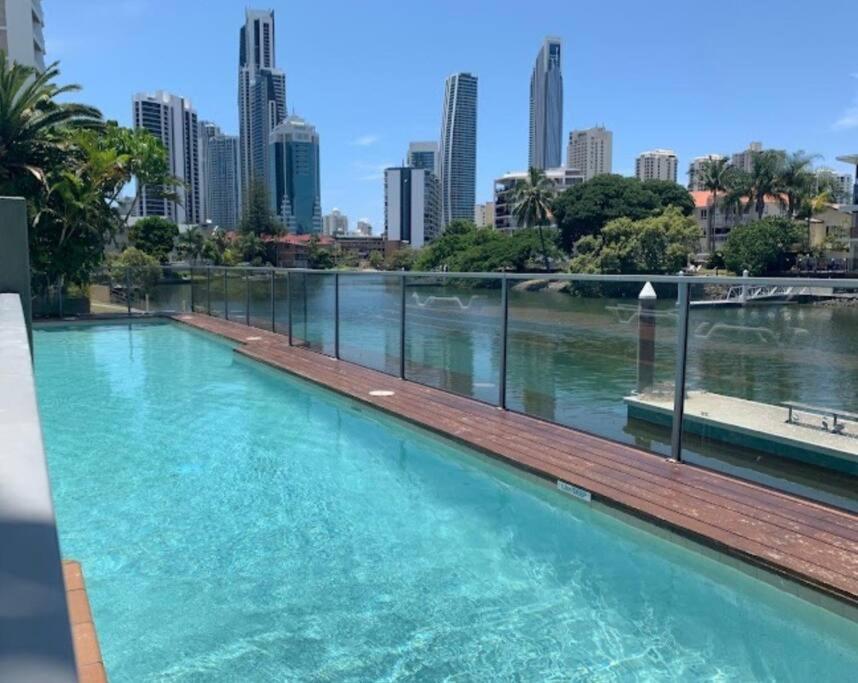Surfers Paradise Penthouse & Rooftop with city views