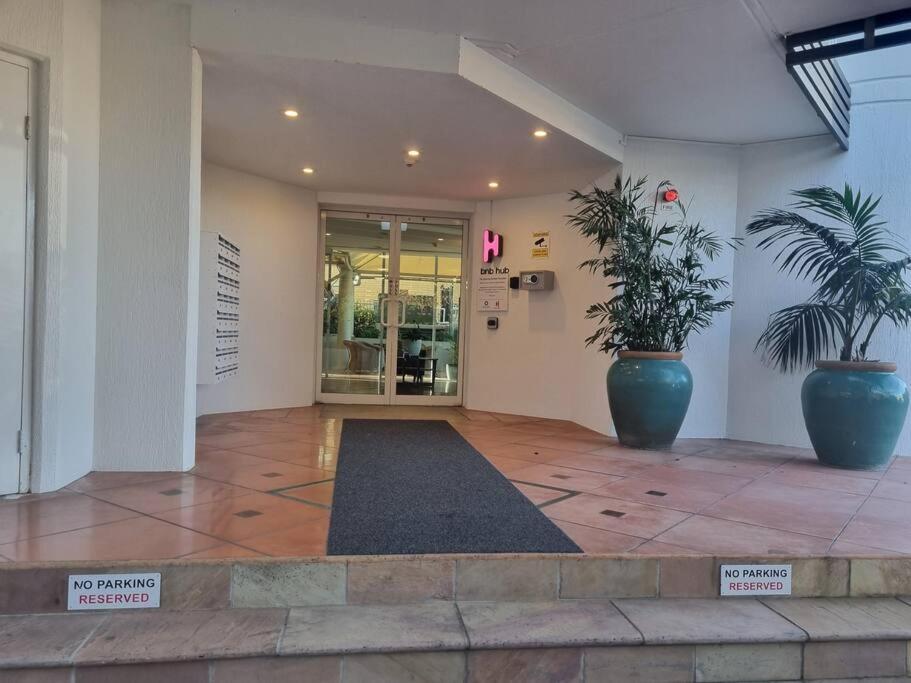 Surfers Paradise Penthouse & Rooftop with city views