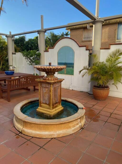Surfers Paradise Penthouse & Rooftop with city views