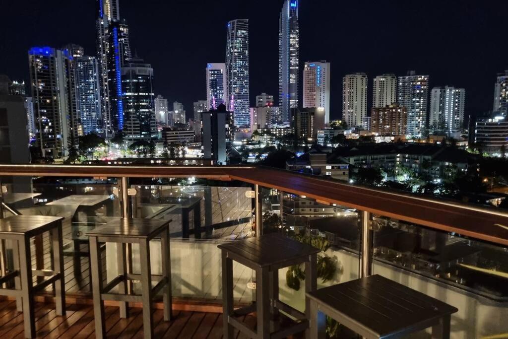 Surfers Paradise Penthouse & Rooftop with city views