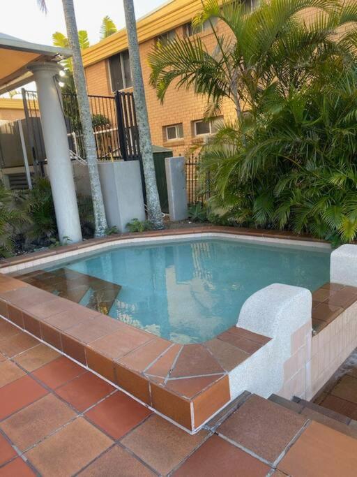 Surfers Paradise Penthouse & Rooftop with city views