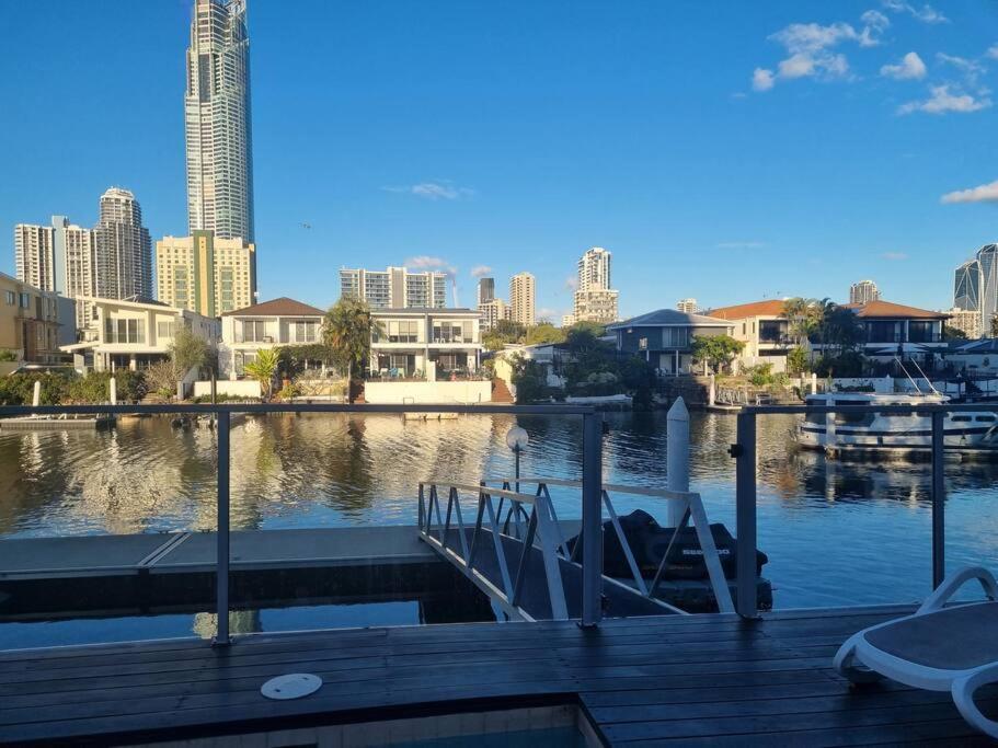 Surfers Paradise Penthouse & Rooftop with city views