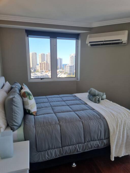 Surfers Paradise Penthouse & Rooftop with city views