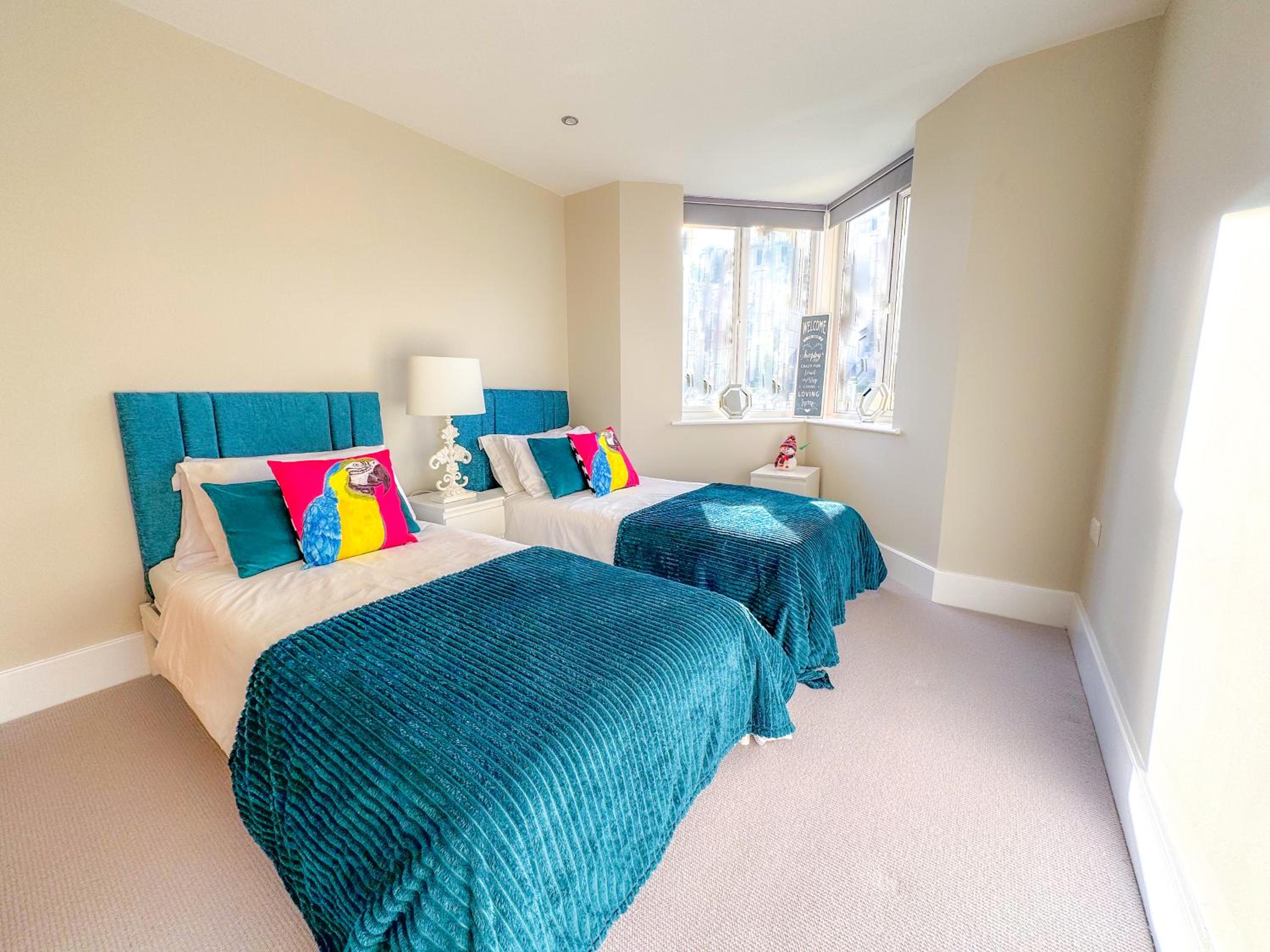THAMES View Cyan Richmond, FREE GYM, VERY HIGH-SPEED Wi-Fi, PARKING