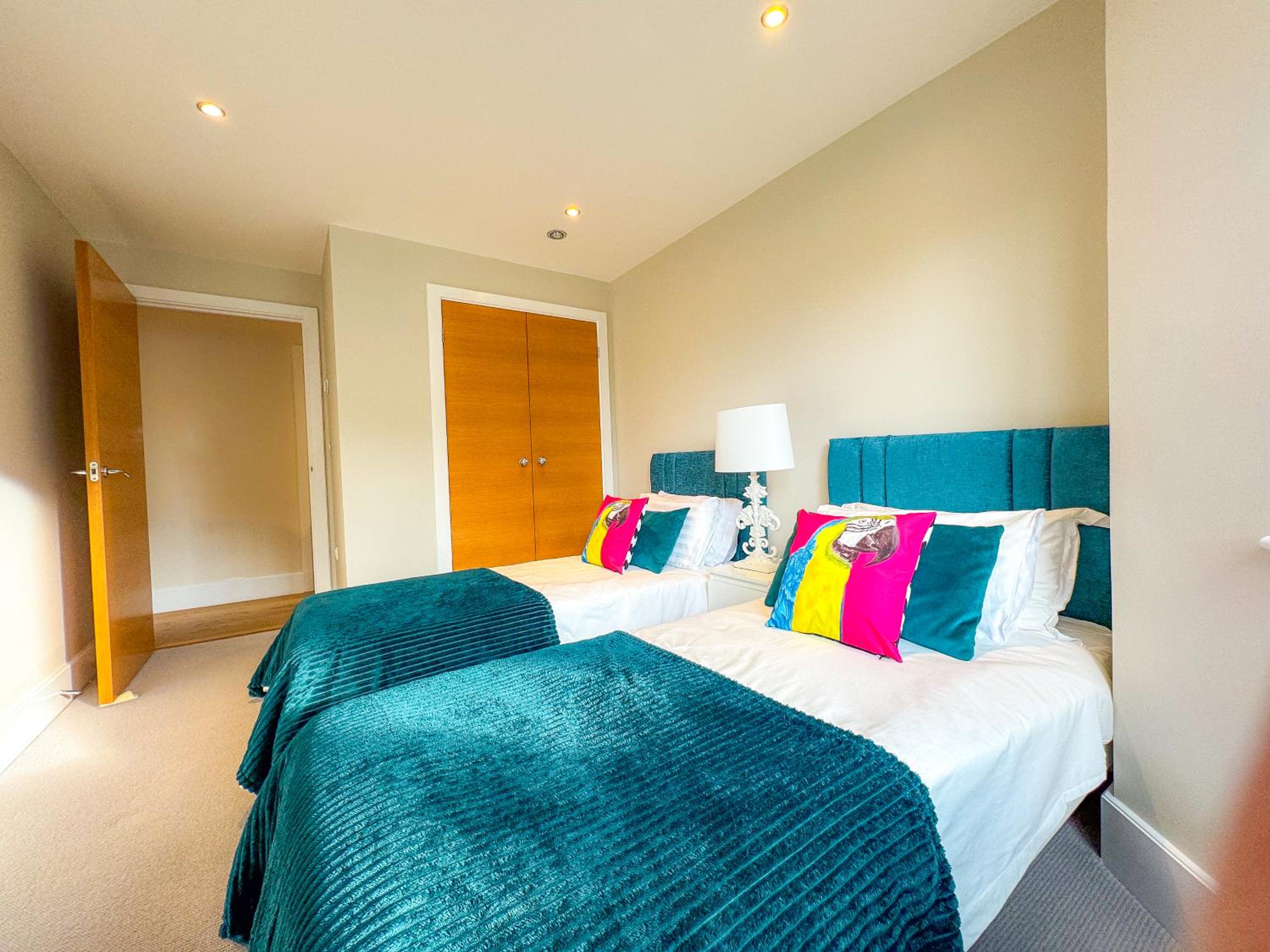 THAMES View Cyan Richmond, FREE GYM, VERY HIGH-SPEED Wi-Fi, PARKING
