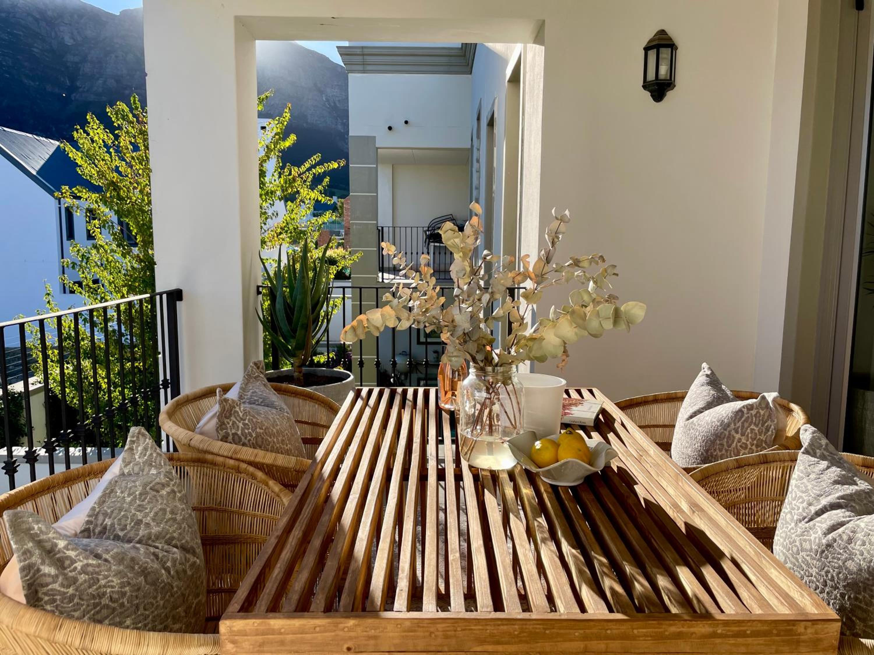 Lush garden 3 bedroom house