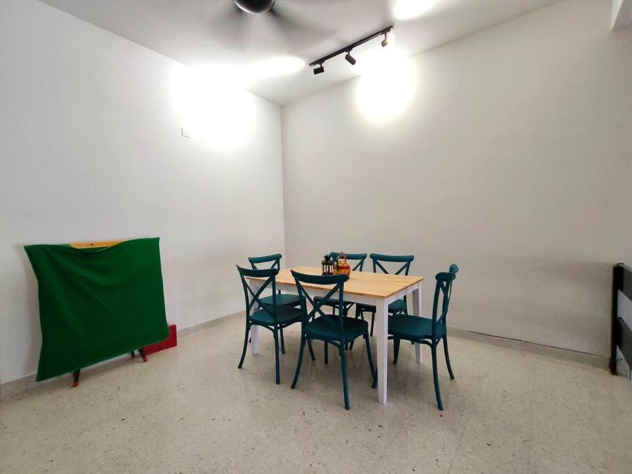 JB Town Centre Tasek Family Homestay 6 Bed 12 Ppl
