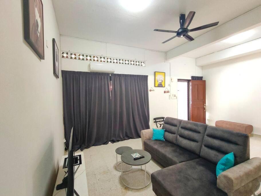 JB Town Centre Tasek Family Homestay 6 Bed 12 Ppl