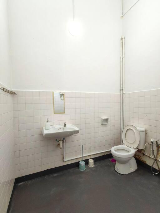 JB Town Centre Tasek Family Homestay 6 Bed 12 Ppl