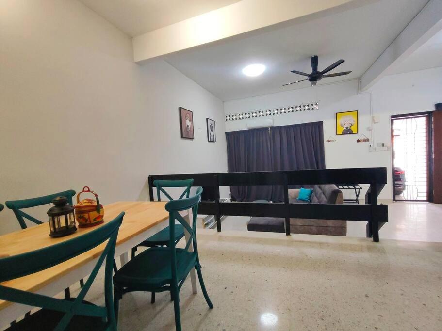 JB Town Centre Tasek Family Homestay 6 Bed 12 Ppl